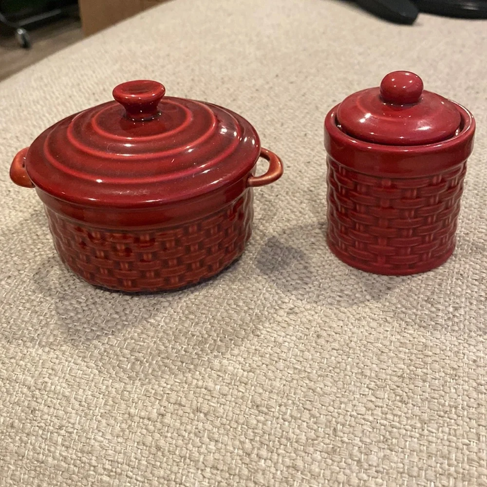 NWOT Pier 1 Burgundy Basket Weave Stoneware Ramekin & Mini Cup 2pc